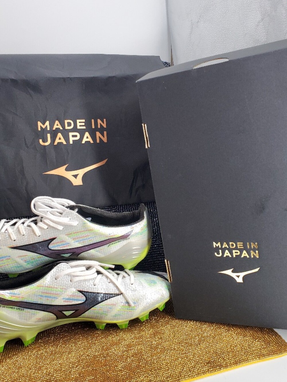 MIZUNO ALPHA 2 ELITE Size 7 White/Black Iridescent 2025